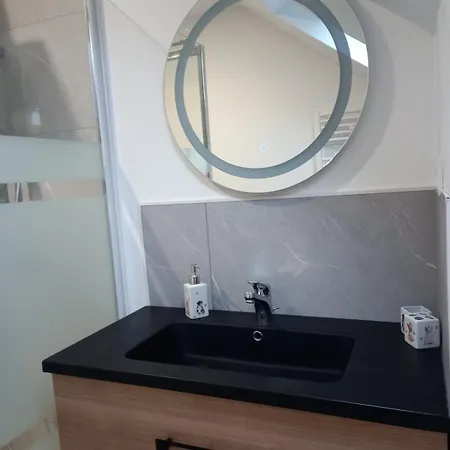 Dans Longere En Pierre A La Campagne Saint-Ovin