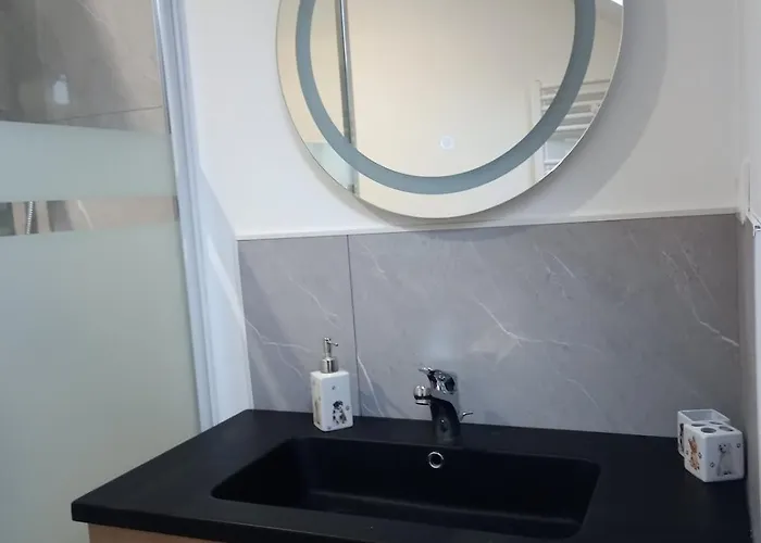 Dans Longere En Pierre A La Campagne Saint-Ovin