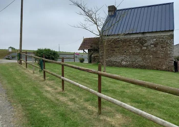 Dans Longere En Pierre A La Campagne Saint-Ovin